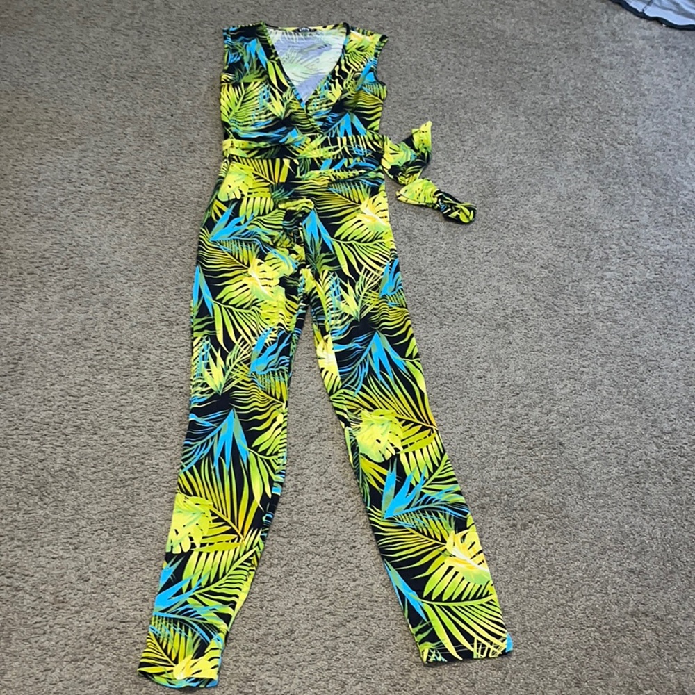 Sleeveless jumpsuit